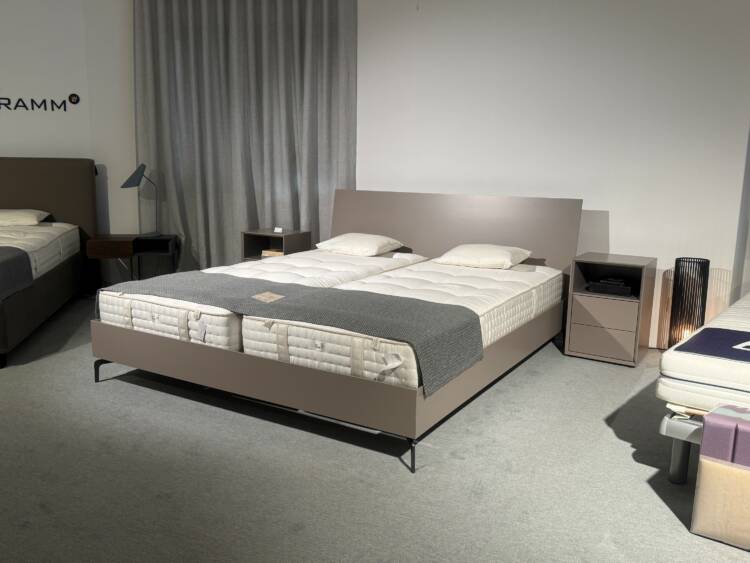 Letto con 2 comodini mod. BETT SYSTEM di Kettnaker