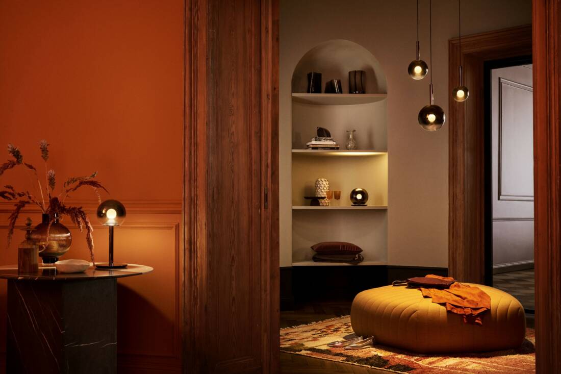 collection of lamps LUNA: the magic of a suspended fireball that seems "suspended" in the space